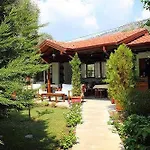 Ξενοδοχείο με διαμερίσματα Olive Garden 3*
